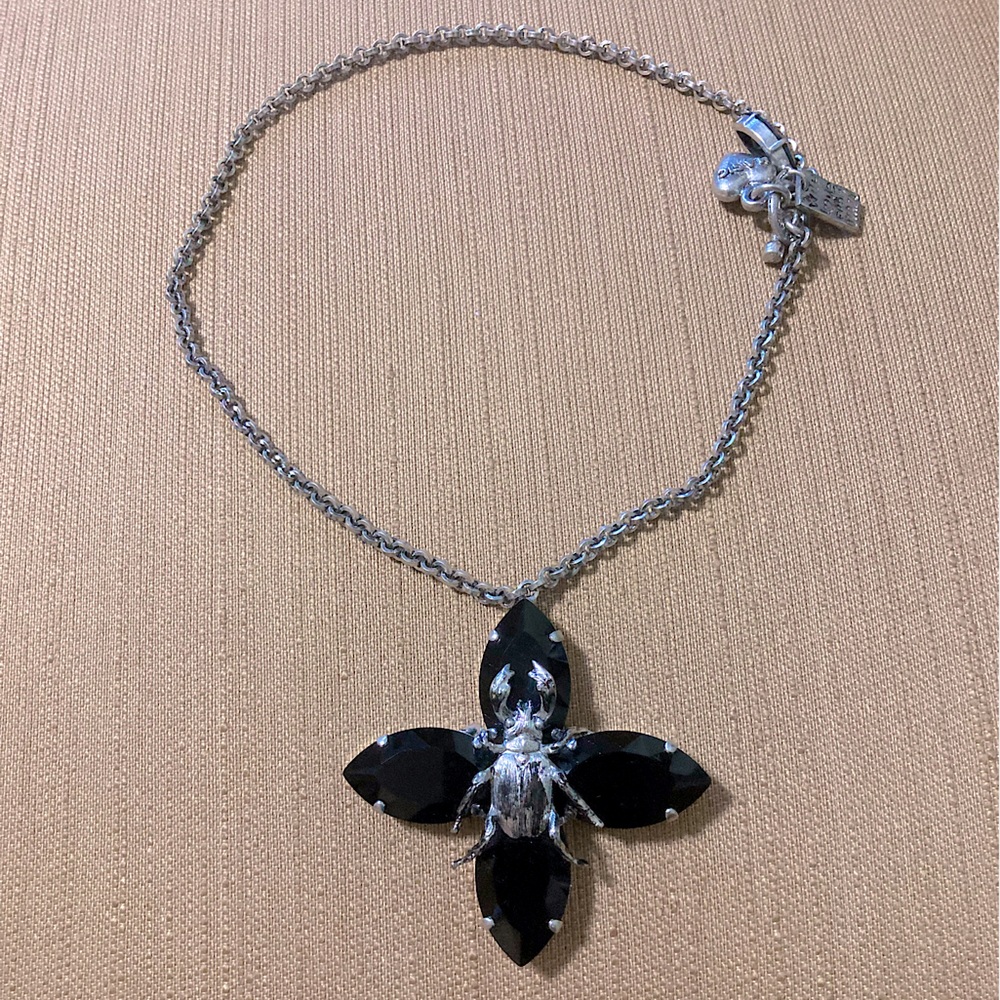 Otazu necklace